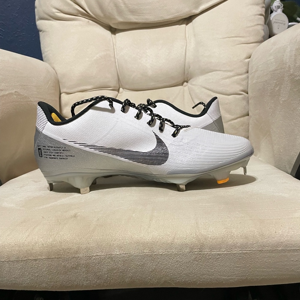 Size 10.5 Baseball cleats
